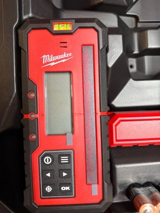 Nivel Láser Milwaukee M18 RLOHV1200