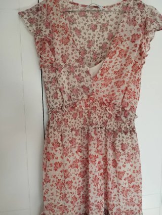 Vestido floral Stradivarius
