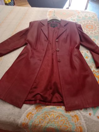 Abrigo de piel rojo