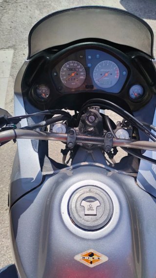 Vendo honda transalp 650 del año 2006 € 1500