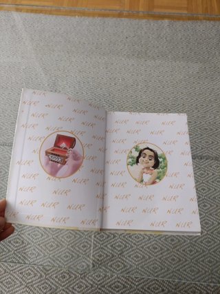 Libro Nur y la alfombra voladora