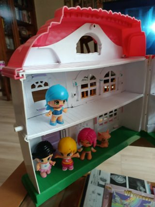 Casa de muñecas Pin y Pon