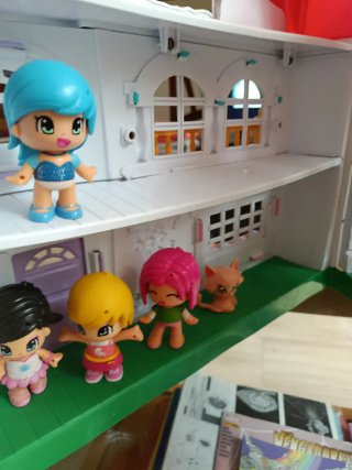 Casa de muñecas Pin y Pon