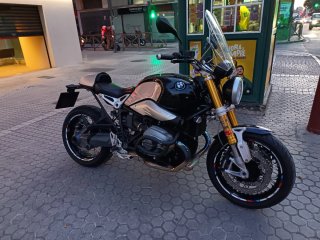 BMW R nine T Negra y Plata