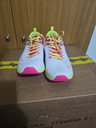 Deportivas Fila Blancas y Rosas