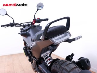 HUSQVARNA SVARTPILEN 401 ABS