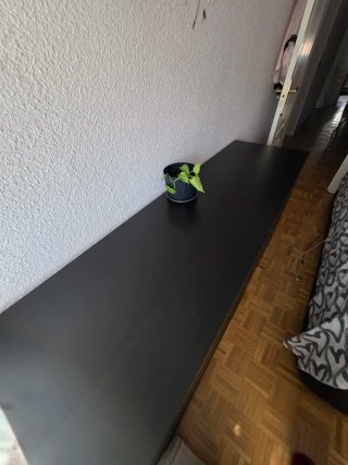 Cómoda de madera negra