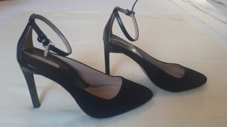 Zapatos tacón Stradivarius negros T.36
