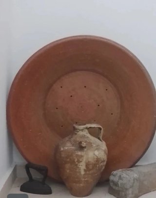 Lebrillo muy antiguo de barro