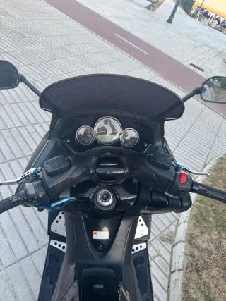 Yamaha T-Max 500 XP Maxi Scooter Negra