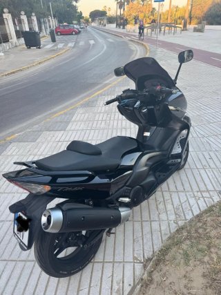 Yamaha T-Max 500 XP Maxi Scooter Negra
