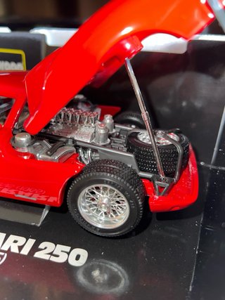 Ferrari 250 Le Mans 1/18 Bburago