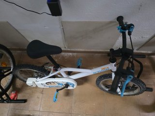 Bicicleta infantil Btwin blanca