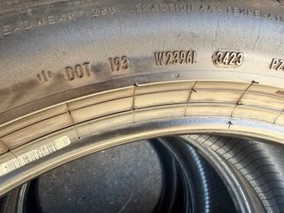 Neumático Pirelli 245/45/19 102Y