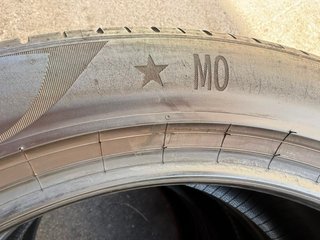 Neumático Pirelli 245/45/19 102Y