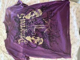 Camiseta Morada Romwe con Calaveras