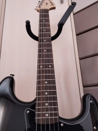 Squier Stratocaster Hardtail con funda