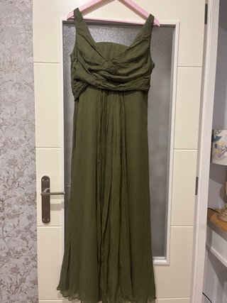 Vestido de fiesta verde oliva. Jesús del Pozo.