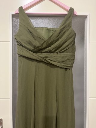 Vestido de fiesta verde oliva. Jesús del Pozo.