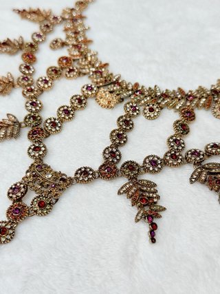 Collar vintage estilo otomano con cristales granat
