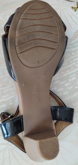 Sandalias negras tacón slingback