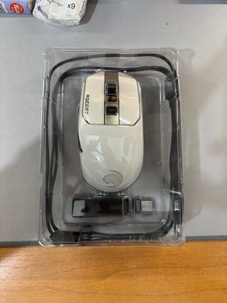 Roccat Kain 202 AIMO Wireless RGB Gaming Mouse
