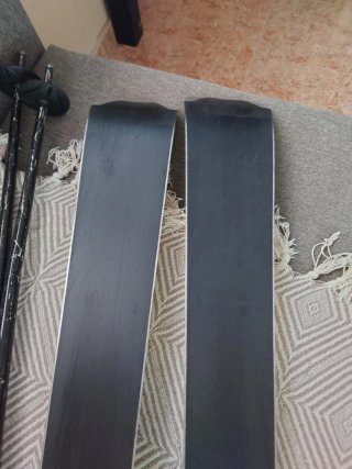 Esquís Wedze 75 con bastones