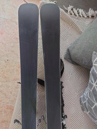 Esquís Wedze 75 con bastones