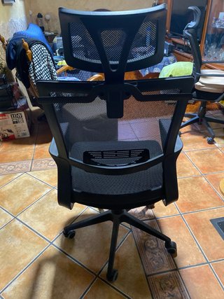 Silla de oficina ergonómica con soporte lumbar
