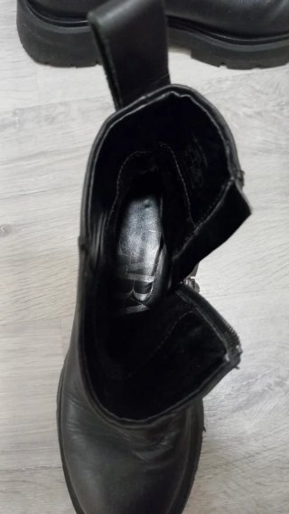 Botines de piel negros