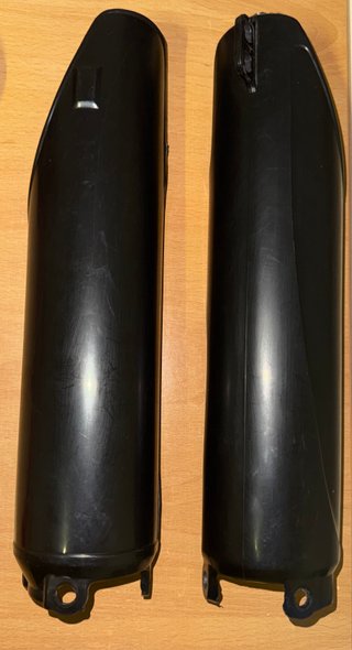 Cubre Horquillas Rieju Mrt Negras