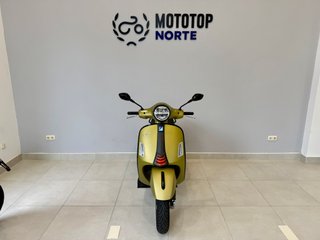 Vespa 300 GTS Super