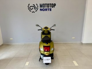 Vespa 300 GTS Super