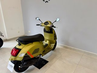 Vespa 300 GTS Super