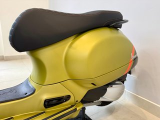 Vespa 300 GTS Super