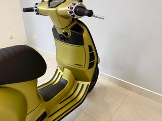 Vespa 300 GTS Super