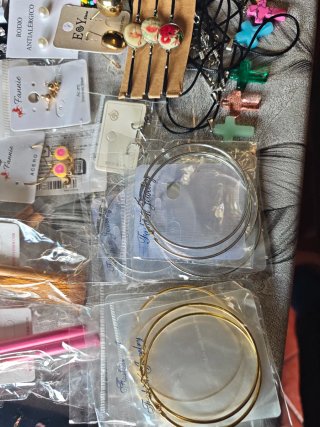 Lote 200 Piezas Bisutería Variada