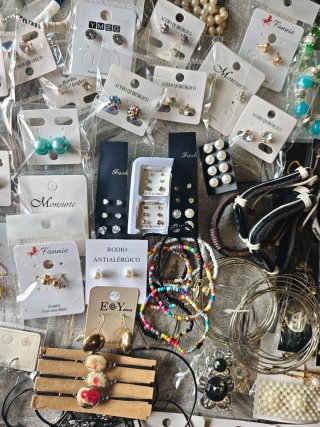 Lote 200 Piezas Bisutería Variada