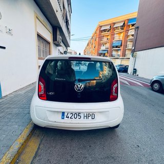 Volkswagen up! 2014