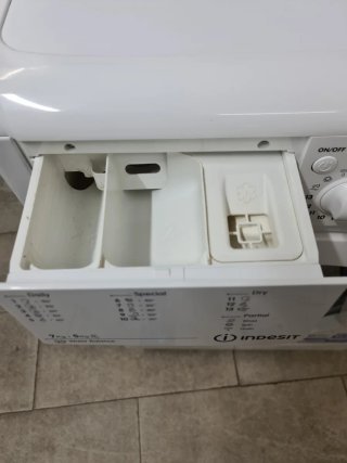 Lavadora Indesit 7kg con Secadora A++