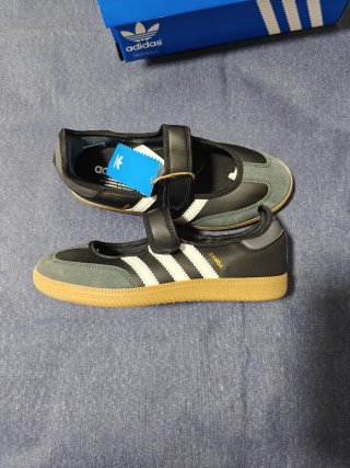Merceditas Adidas samba jane Negro talla 39