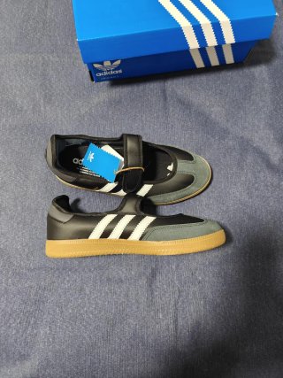 Merceditas Adidas samba jane Negro talla 39
