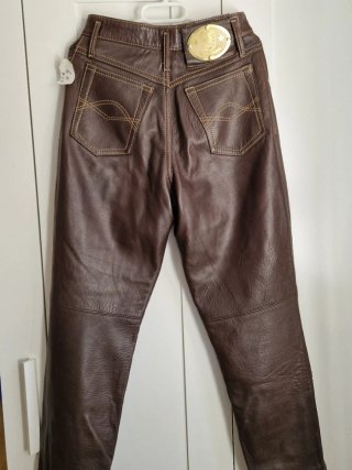 Pantalón de cuero marrón