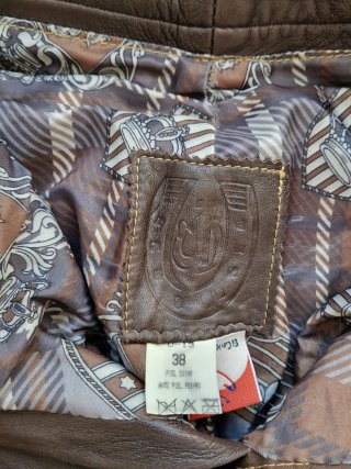 Pantalón de cuero marrón