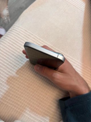 iPhone 15 Plus Celeste