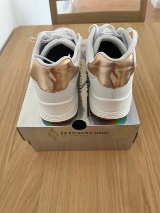 Zapatillas Skechers Blancas y Doradas Nuevas