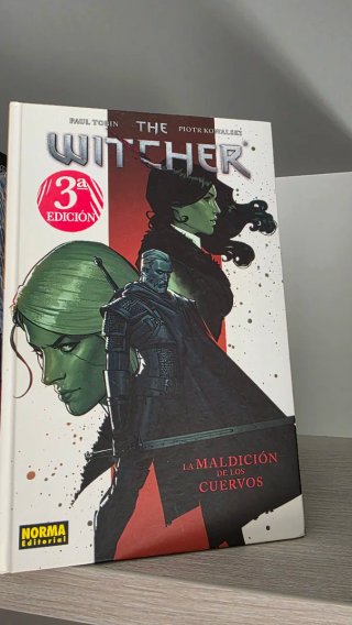 Lote cómics the witcher con regalo