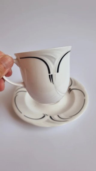 Taza y plato de te Royal Albert Enigma 1986