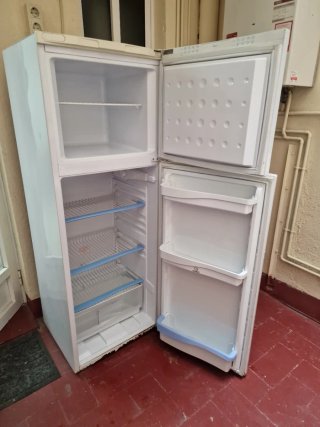 Nevera Indesit Blanca