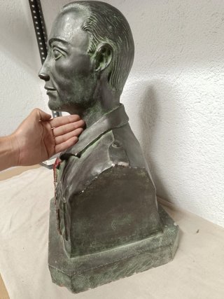 Antiguo gran busto de José Antonio Primo de Rivera